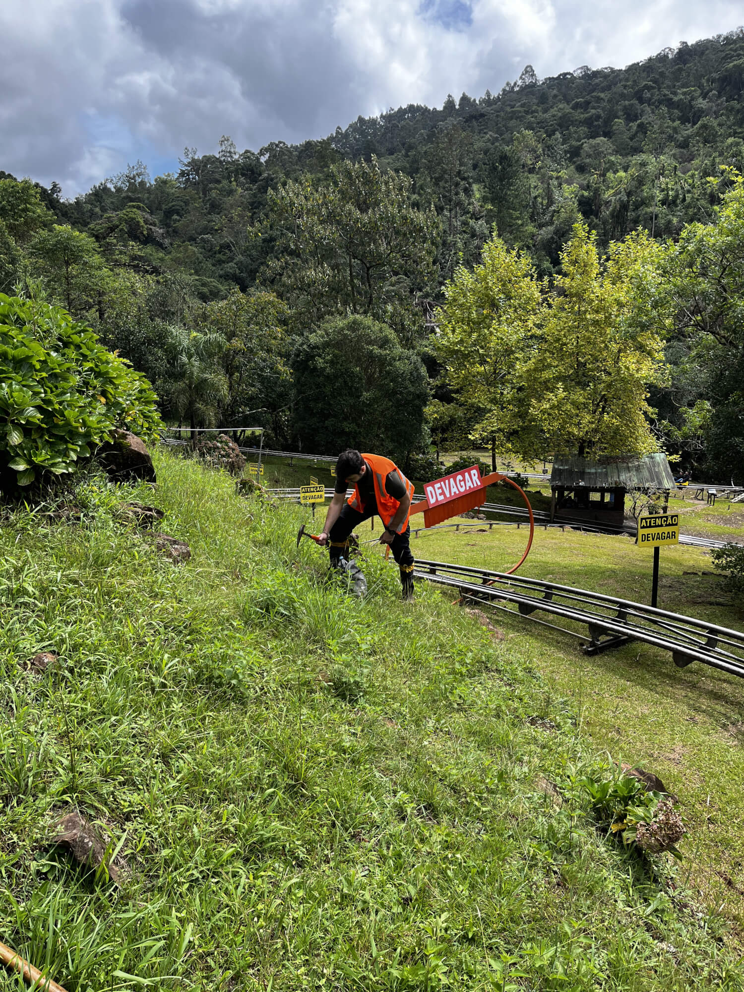 Mapeamento geológico e geotécnico para caracterização de terrenos e encostas